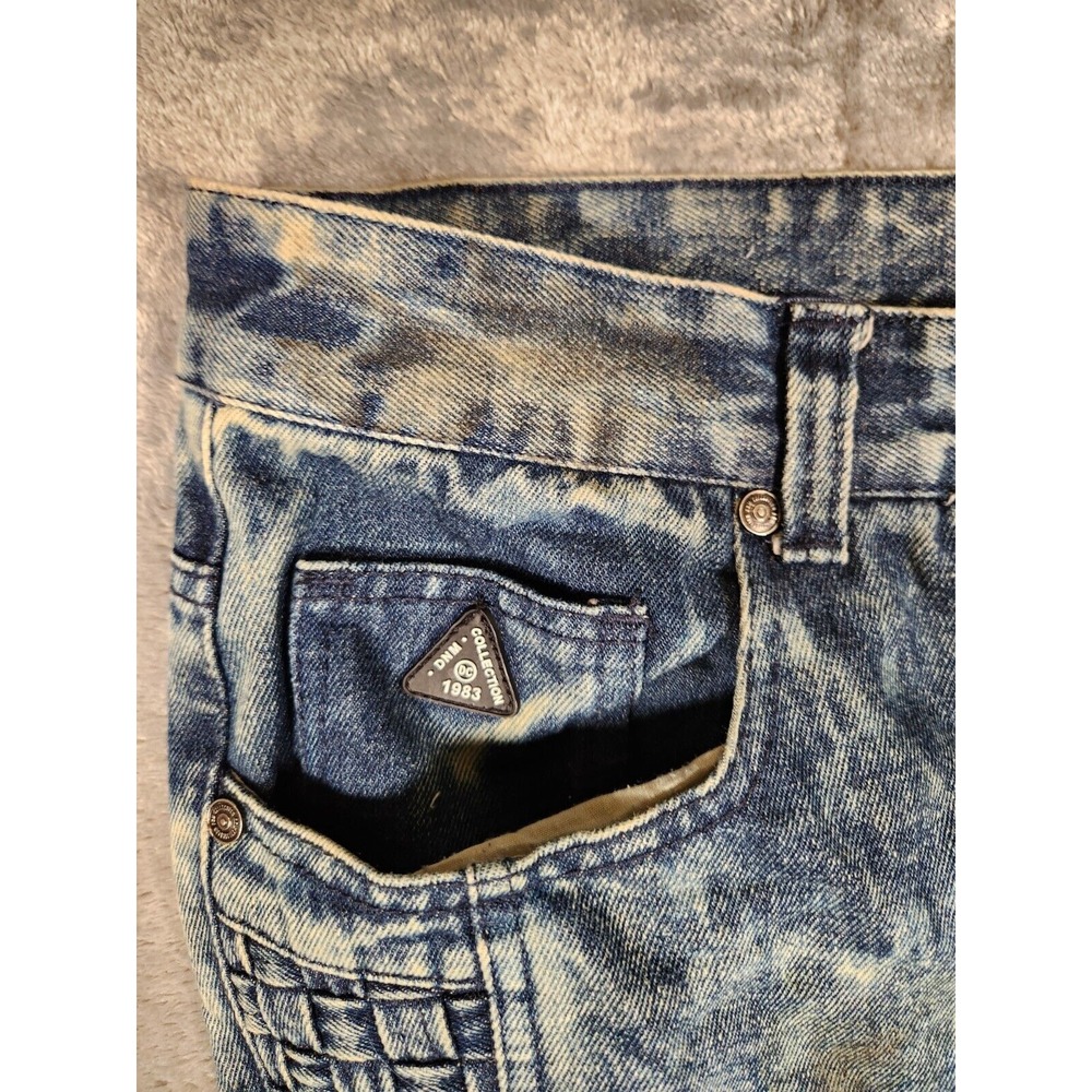 Distressed Blue Wash Men's Jeans with Grid Paneling - Picture 7 of 14
